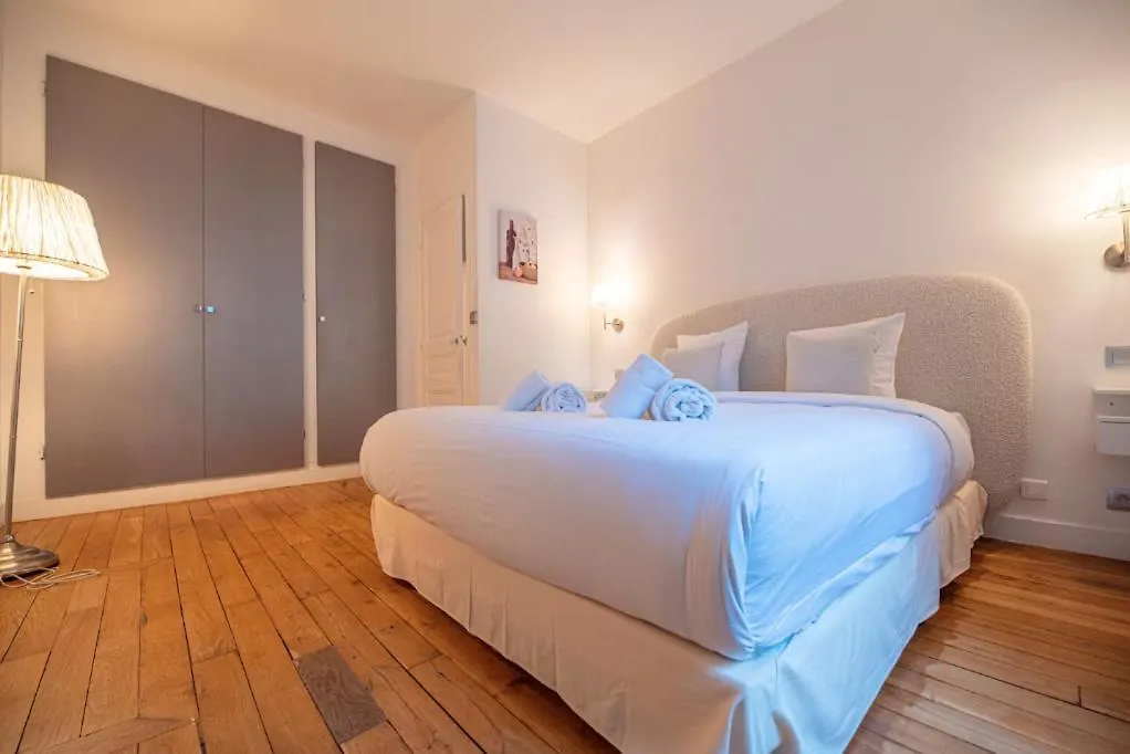 Apartment Cia - Champs Elysees Delight Paris France